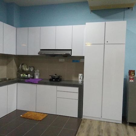 Xenia Homestay Kuching Zewnętrze zdjęcie