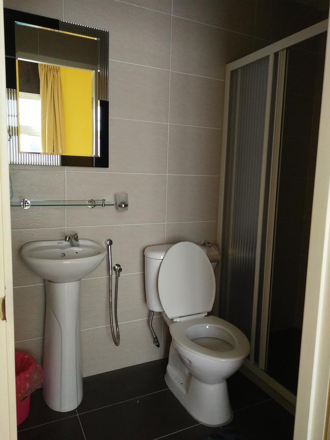 Xenia Homestay Kuching Zewnętrze zdjęcie